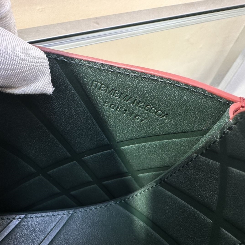 Bv*b*rry satchel bags